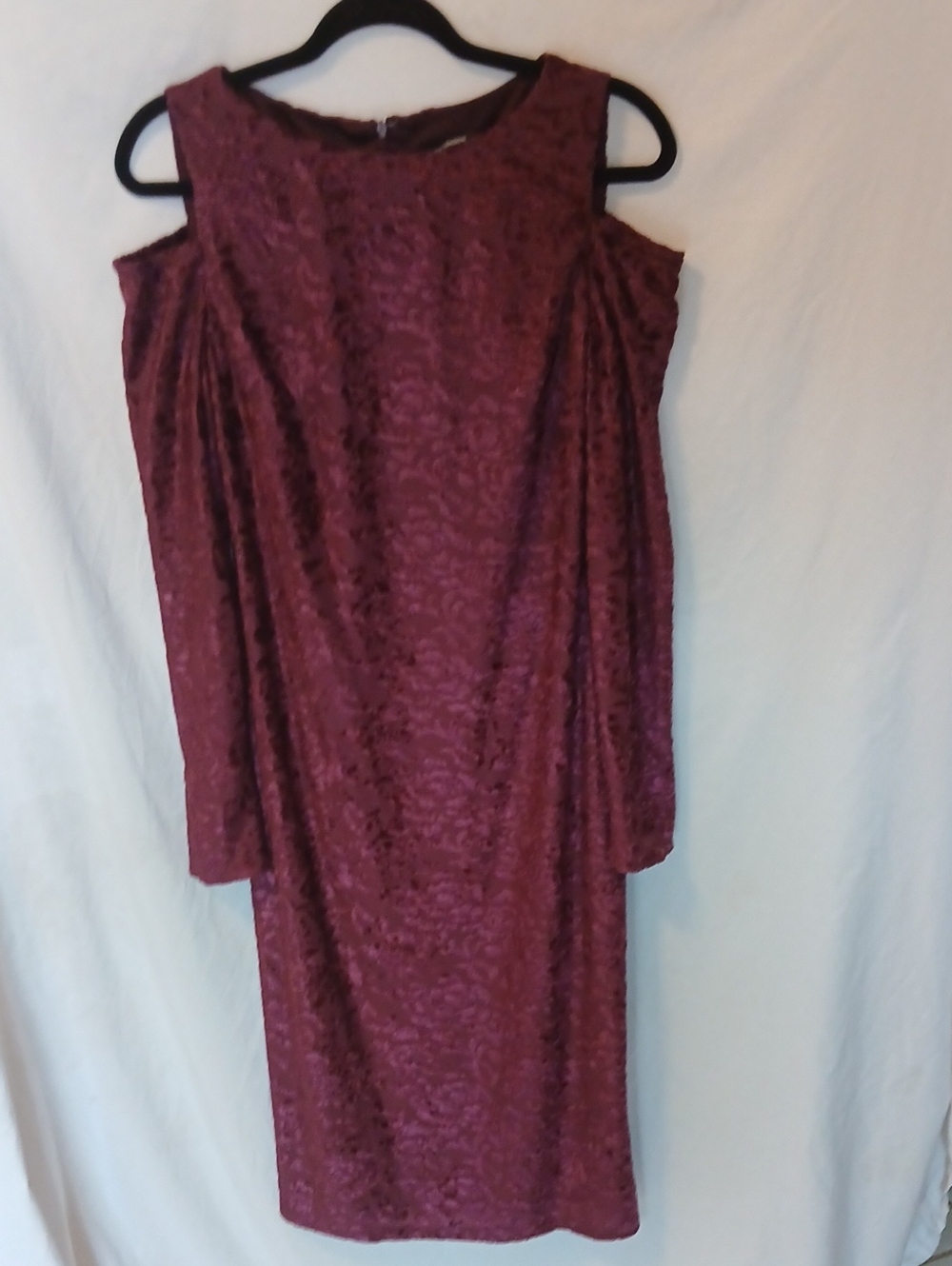 Maggy London Plum Cold-Shoulder Textured Velvety  Dress
